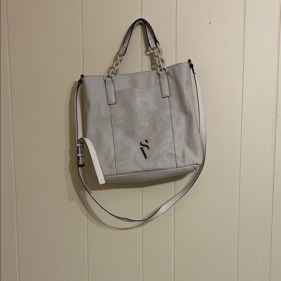 Simply Vera Vera Wang Handbags - Simply Vera Elegant Cream Bag
